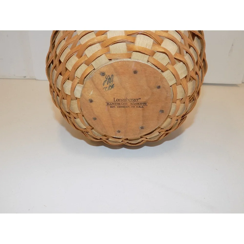 At Home Garden Flora Basket w/ Protector 2004 Hostess Longaberger ORIGINAL
